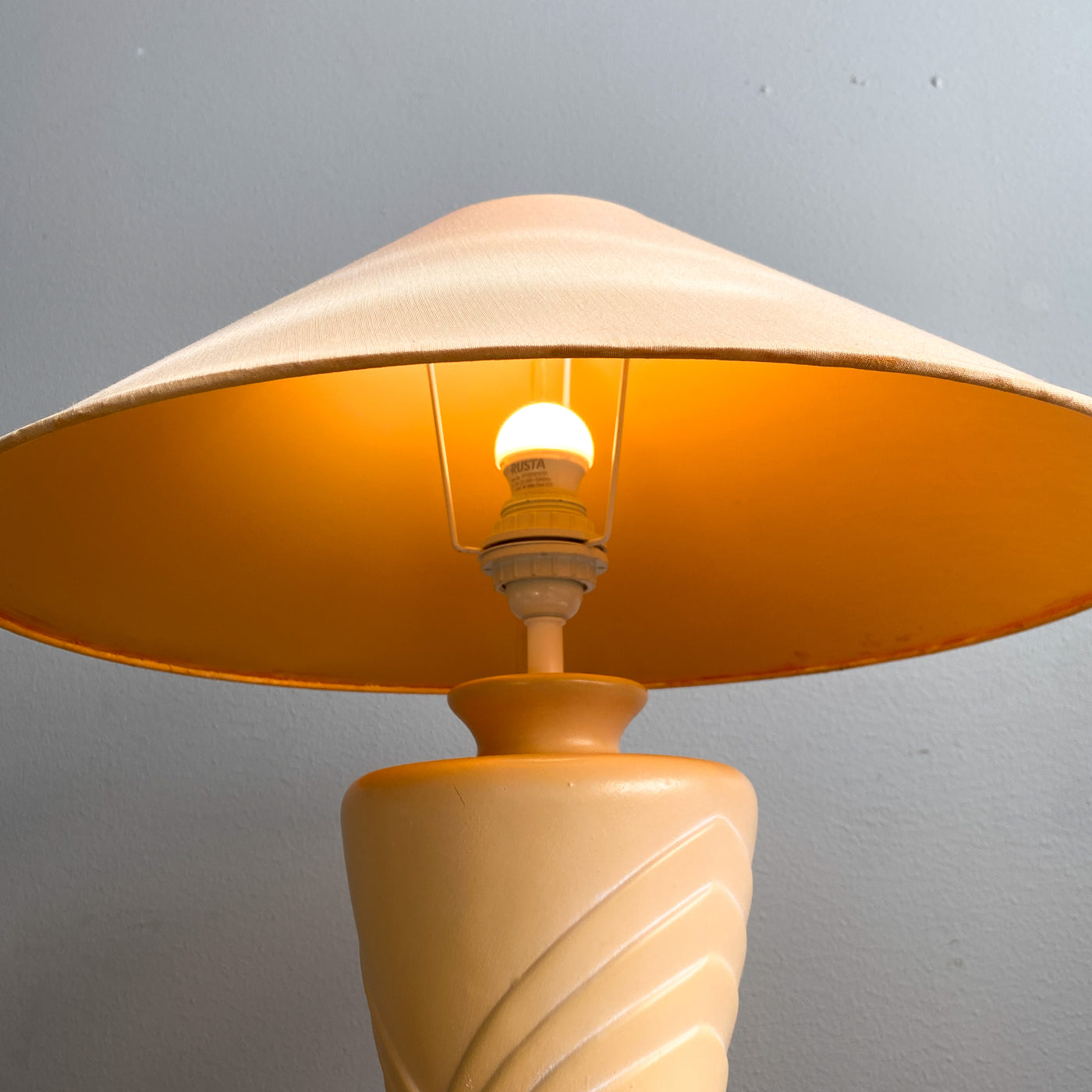 Aprikos bordslampa, 80-tal